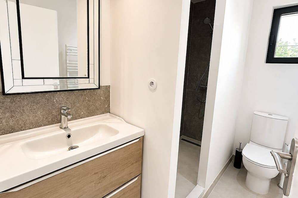 Appartement entier, L'appartement des Iris - Lac privé in Orange, Vaucluse