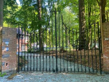 Location de vacances pour 4 personnes, avec jardin à Enghien (homonymie)