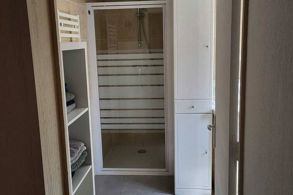 Entire apartment, Apartment: Under the Provence sun in Aubagne, Marseille region