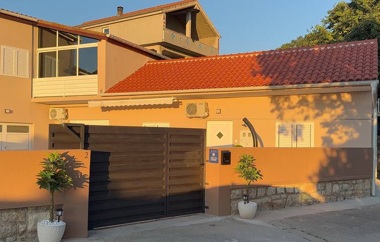 Ferienhaus für 6 Personen, mit Terrasse in Obrovac - 2