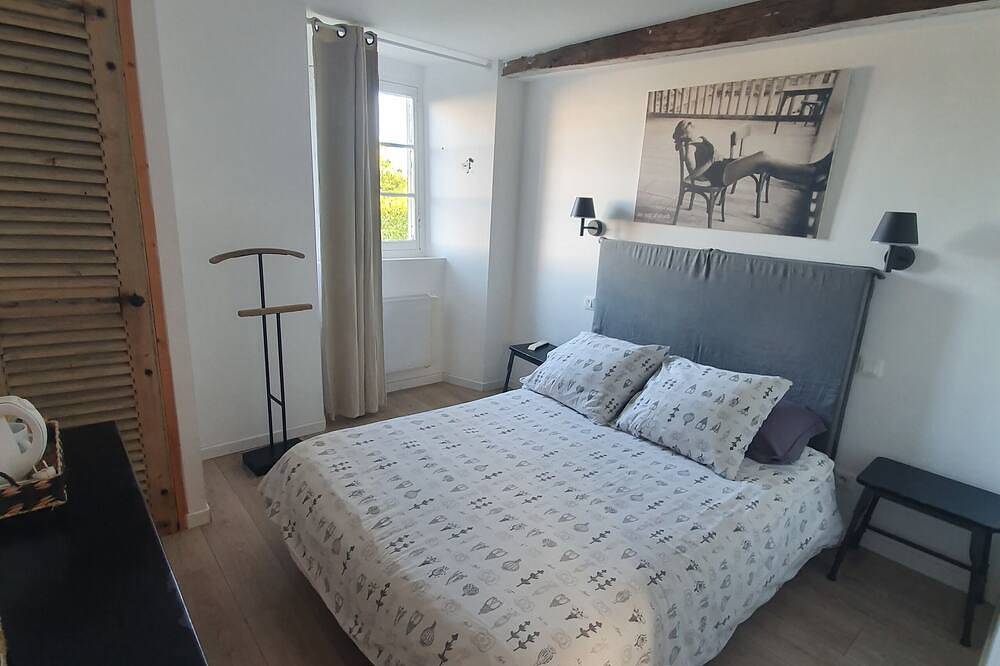 Chambres double côté cour ou port de La Flotte in La Flotte, Région de La Rochelle