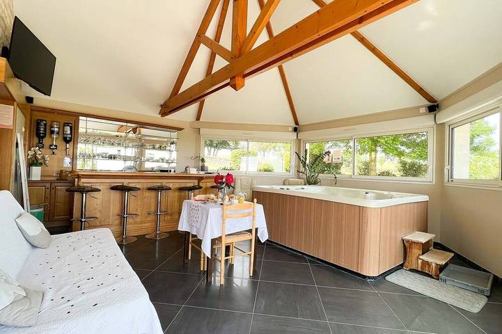 Gîte pour 2 personnes, avec sauna et jacuzzi à Ferrières-la-Verrerie
