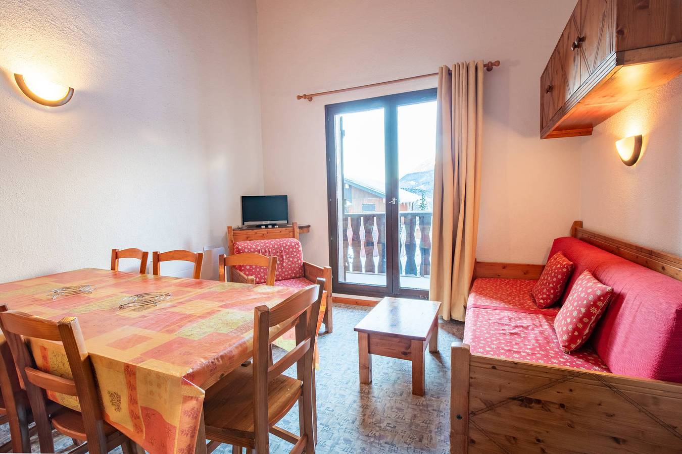 Apartamento vacacional entero, Flat in a chalet, really quiet, on the edge of the forest (Ep71B) in La Norma, Villarodin-Bourget