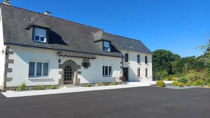 Gîte pour 2 personnes, avec vue ainsi que balcon et jardin à Combourg