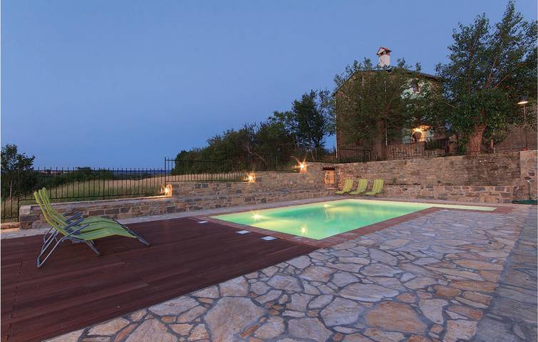 Location de vacances pour 15 personnes, avec terrasse et jardin, animaux acceptés à Koper - 2