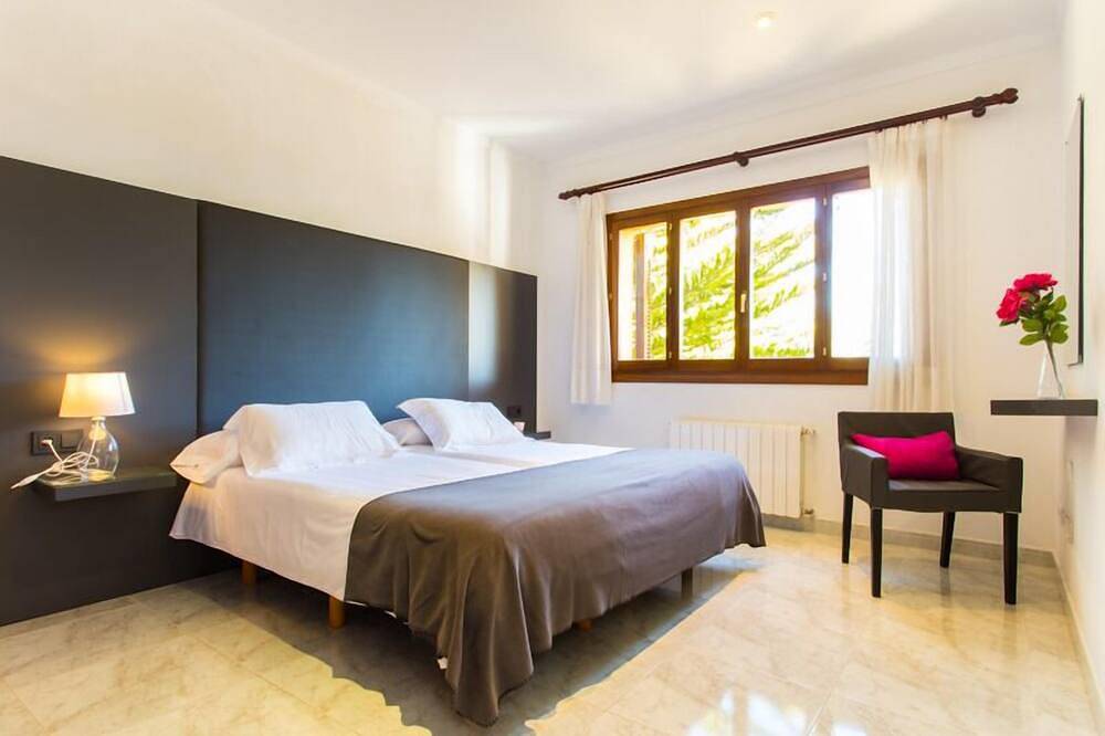 Fantastische Villa mit Pool, Wlan und 300 m vom Strand von Cala Millor entfernt in Cala Millor, Son Servera