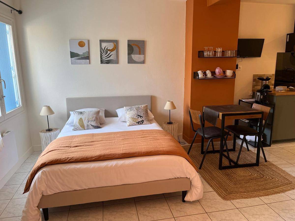 Appartement entier, L'enclos bleu, gîte - marais poitevin avec piscine chauffée in Chaillé-les-Marais, Fontenay-le-Comte