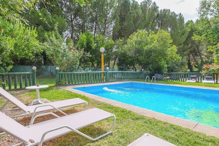 Villa for 6 people, with garden - 1