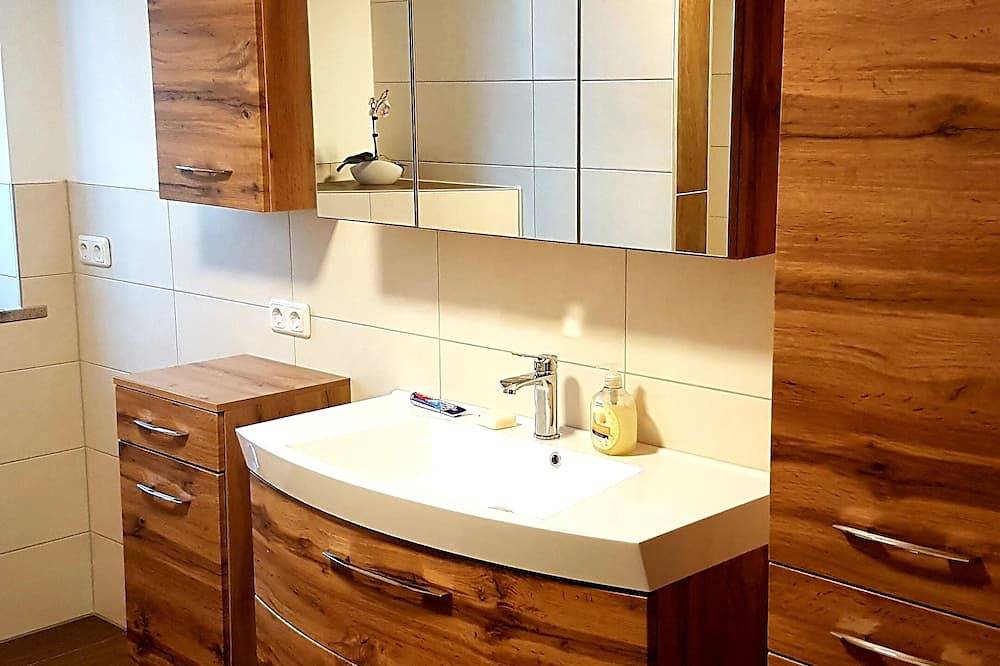 Ganze Wohnung, Ferienwohnung \"Herrlicher Ausblick\" in Moosbach - Ruhe, Stil & Natur vereint! in Moosbach, Naturpark Nördlicher Oberpfälzer Wald