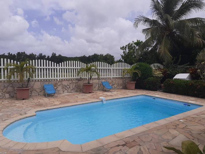 Gîte pour 2 personnes, avec jardin ainsi que piscine et vue à Le Lamentin - 2