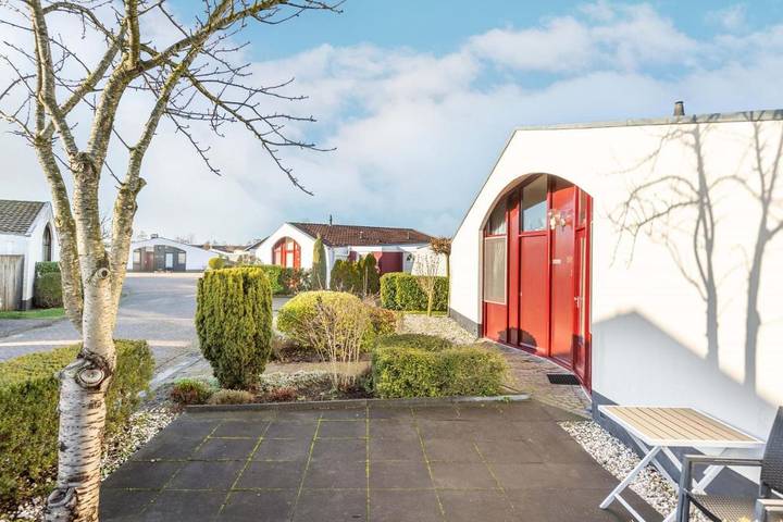 Ferienhaus für 6 Personen, mit Balkon und Terrasse sowie Garten und Seeblick in Lemmer - 2