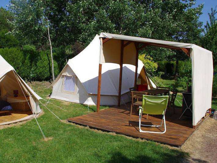 Tente pour 4 personnes, avec sauna et bassin pour enfant en Haute-Loire - 2