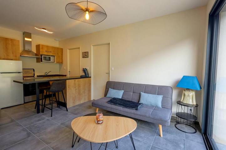 Gîte pour 2 personnes, avec terrasse et vue dans Vaux-en-Bugey - 3