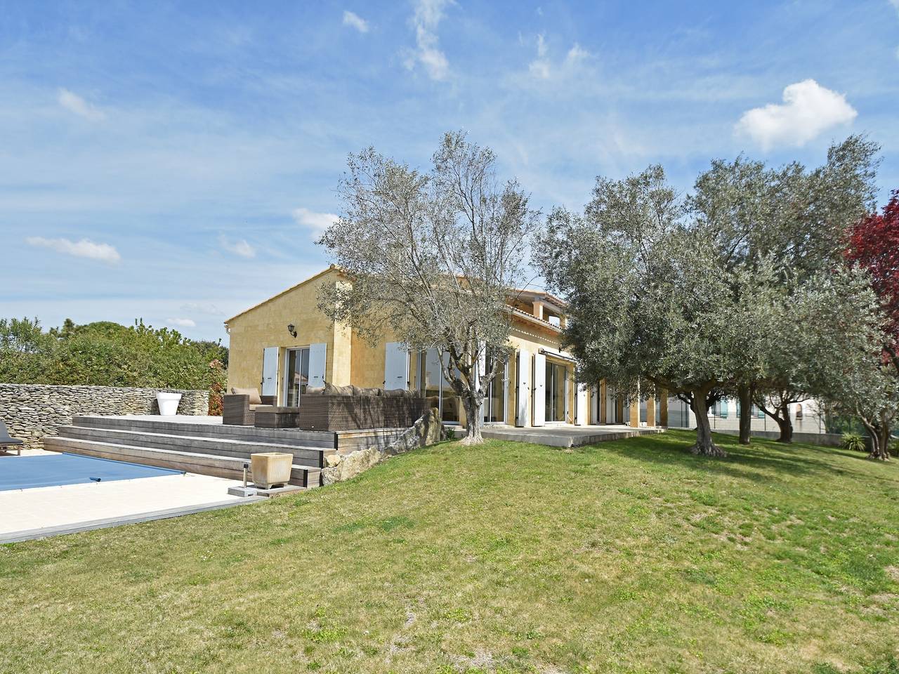 Stilvolle Villa in Südfrankreich mit privatem Pool in Saint-Quentin-la-Poterie, Nimes und Umgebung