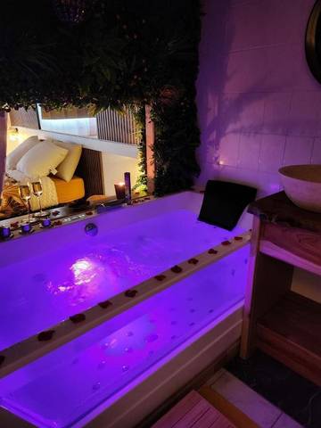 Gîte pour 2 personnes, avec jacuzzi à Carquefou