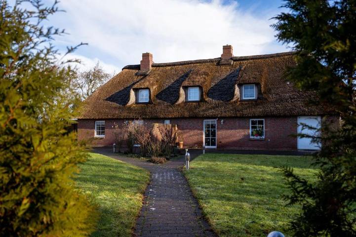 Ferienhaus für 6 Personen, mit Terrasse und Garten sowie Whirlpool in Pellworm - 2