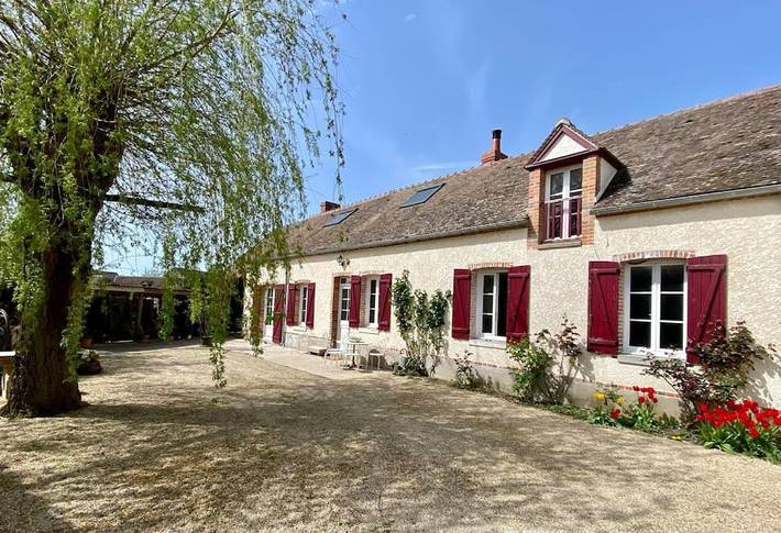 Location de vacances pour 14 personnes, avec terrasse et jardin à Saint-Maurice-sur-Fessard