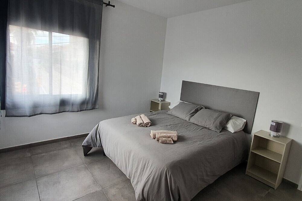 Town center house with private pool, wifi in Supermaresme, Caldes d'Estrac