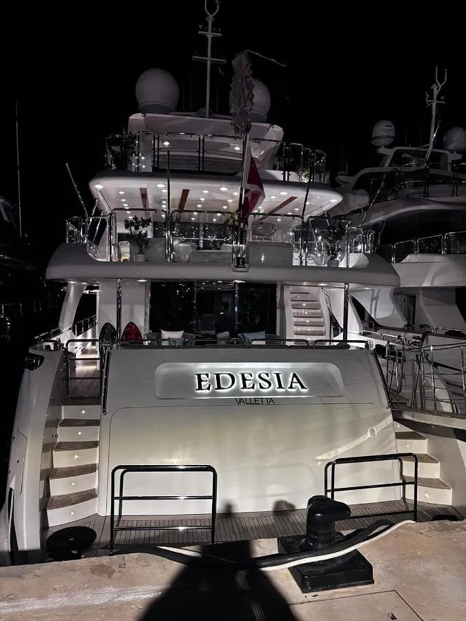 Barco para 2 personas, con terraza y jacuzzi - 1