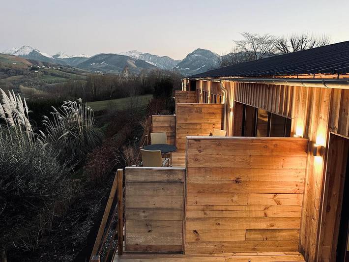 Location de vacances pour 3 personnes, avec vue et jardin ainsi que piscine et sauna à Aramits - 4