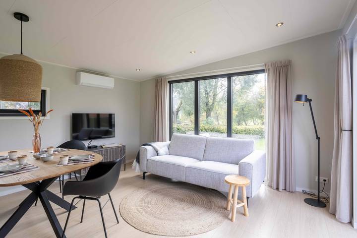 Komfortables Haus für 4 Personen mit sonniger Terrasse und Blick aufs Wasser in Poelen in Friesland