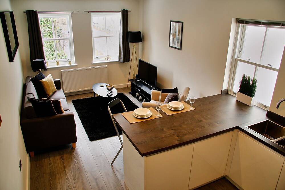Entire apartment, ✨ Stylish St Albans 2 Bedroom — Perfect for Business, Families & Relocation ✨ in Hertfordshire