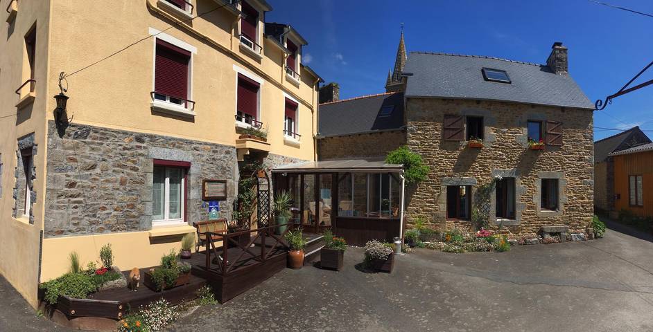 Chambre d’hôte pour 2 personnes, avec jardin à Saint-Carreuc