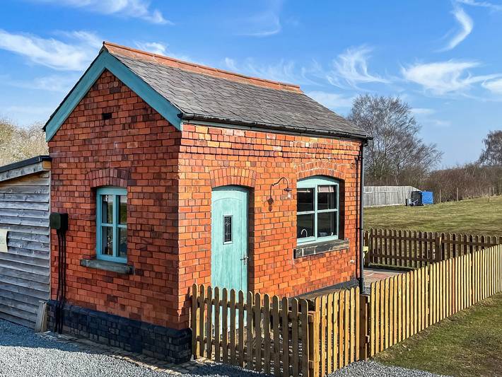 Log cabin for 2 people, with garden in Sherwood Forest