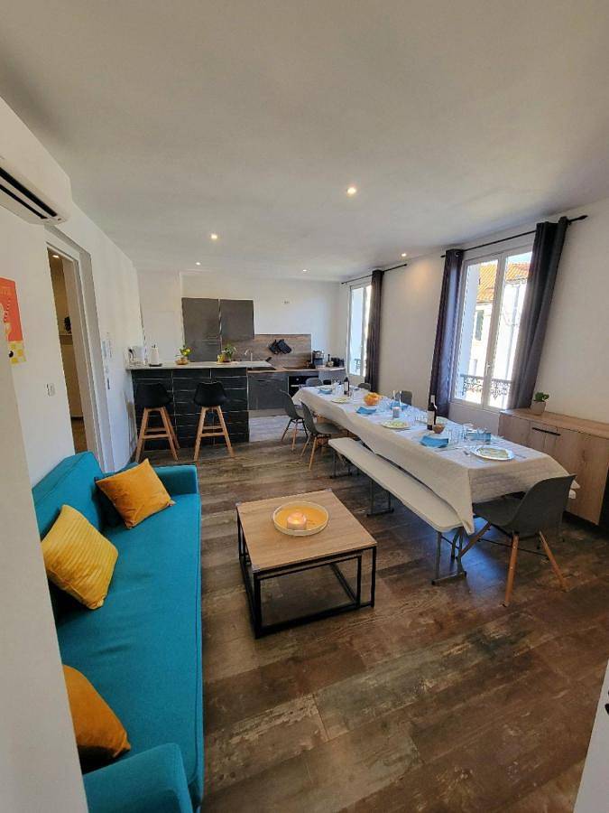 Gîte pour 11 personnes, avec terrasse, animaux acceptés à Thiers - 4