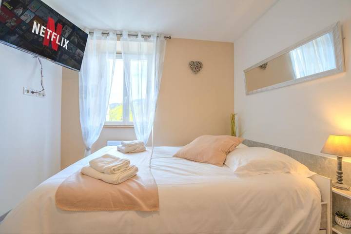 Gîte pour 2 personnes, avec vue et terrasse à Banassac - 4