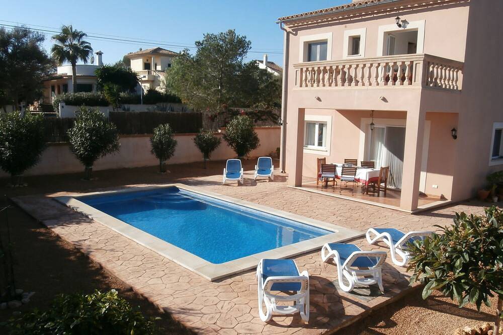 Luxury Private Villa with free Wifi in Cala Murada, Manacor