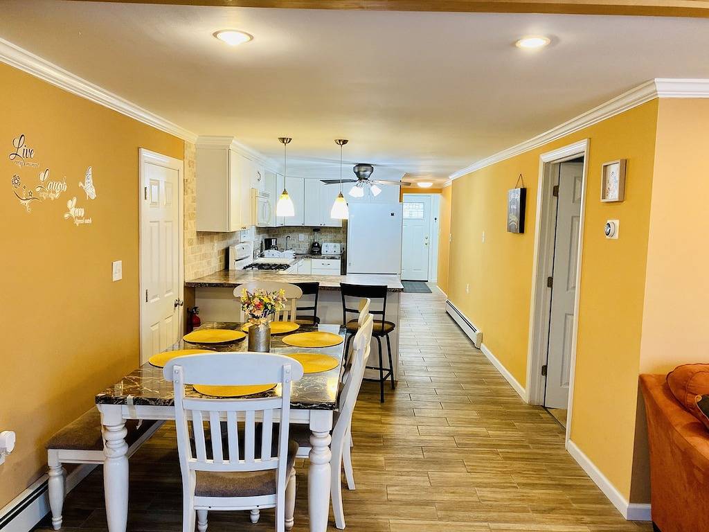 Upscale and Cozy Ocean Block Home w/ Free Parking & Beach Badges in Toms River, Ocean County