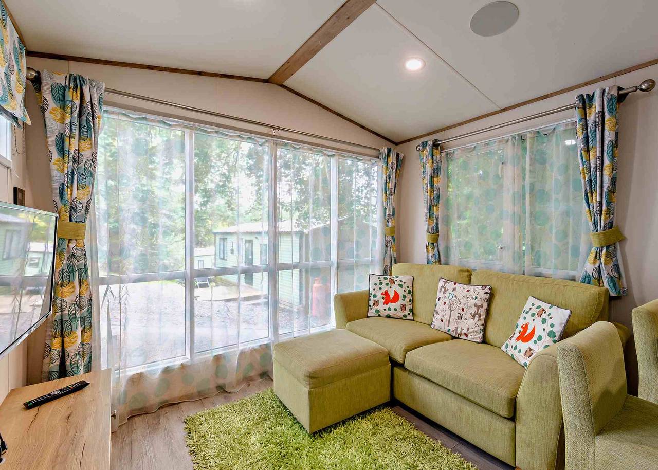 Bronze Premium 1  Caravan slps 2, parking in Bowness-on-Windermere, Lake District