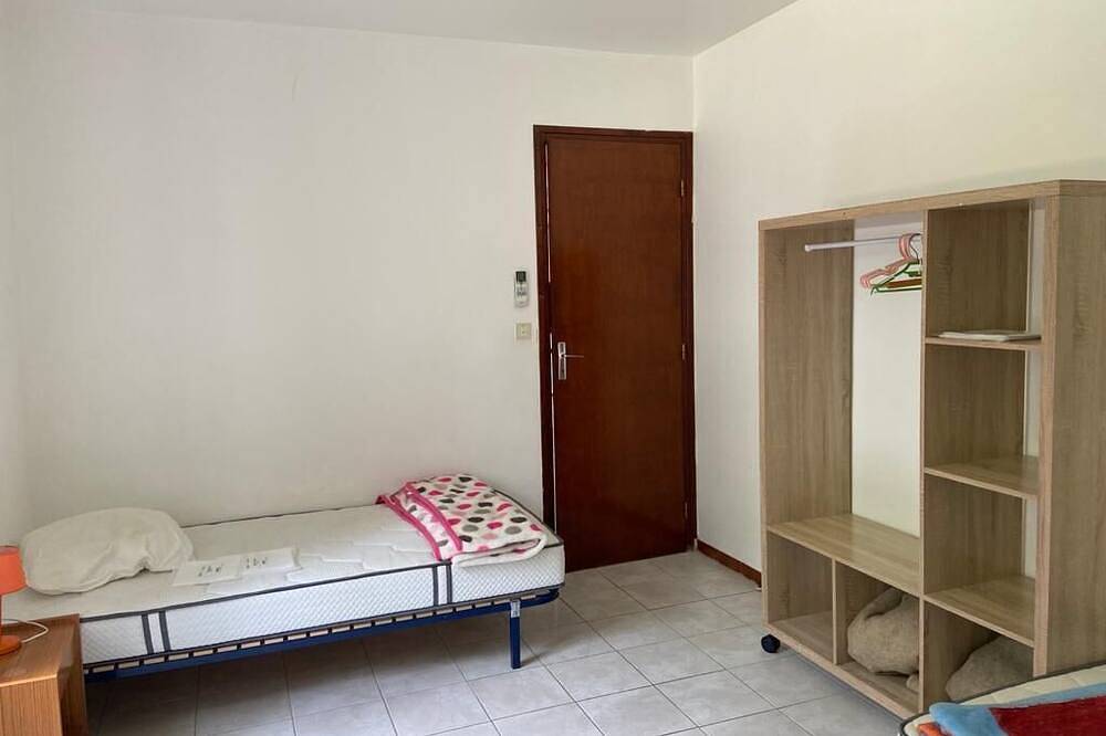 Location gites en sud Ardeche, calme, piscine et climatisation in Grospierres, Ardèche