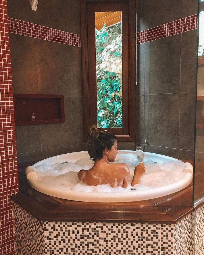 Hôtel pour 3 personnes, avec jacuzzi ainsi que jardin et sauna, animaux acceptés à Resende (Brasil)