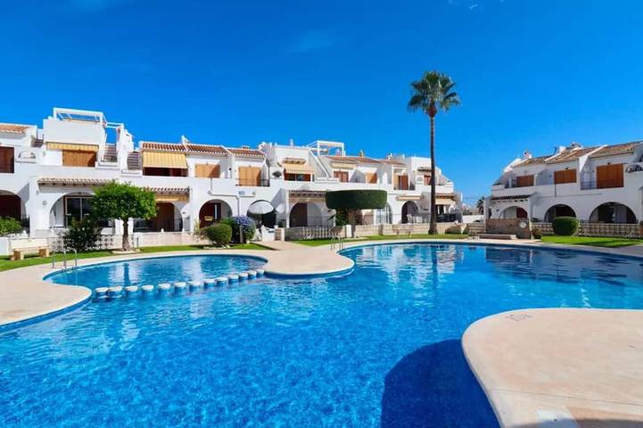 Ferienwohnung für 4 Personen, mit Pool und Terrasse sowie Garten - 1