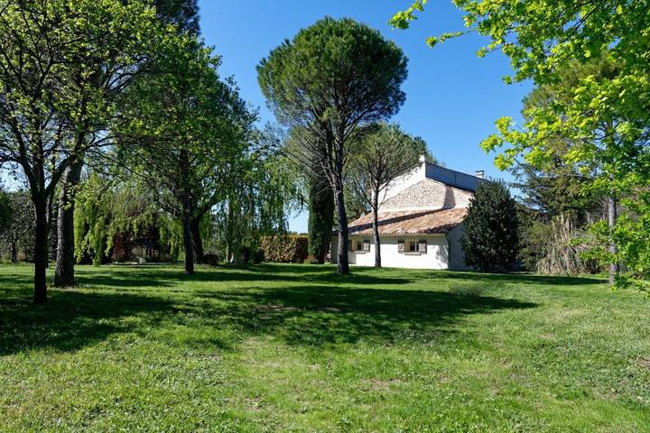 Location de vacances pour 3 personnes, avec jardin ainsi que piscine et vue à Visan - 4