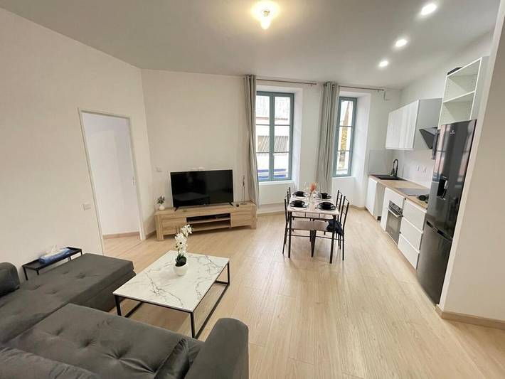 Gîte pour 5 personnes, avec vue dans Lac de Nantua - 2