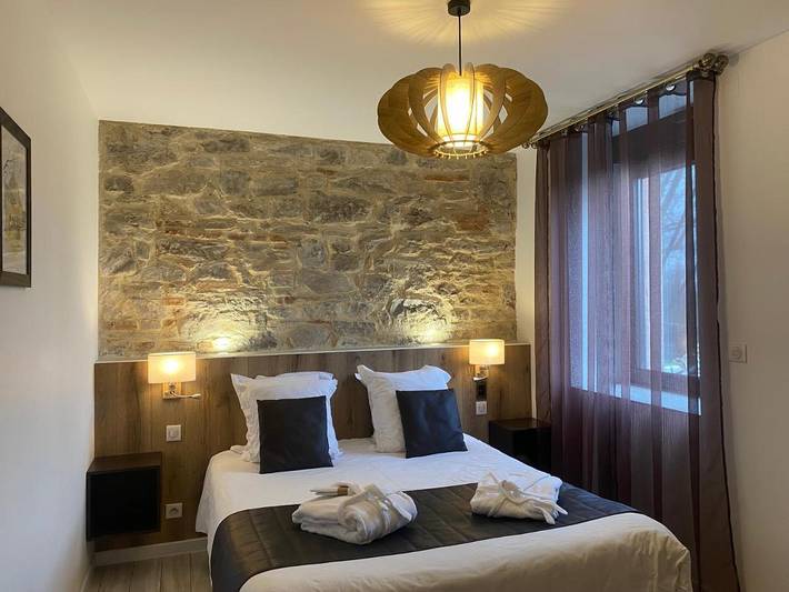 Appart’hôtel pour 3 personnes, avec jacuzzi et jardin