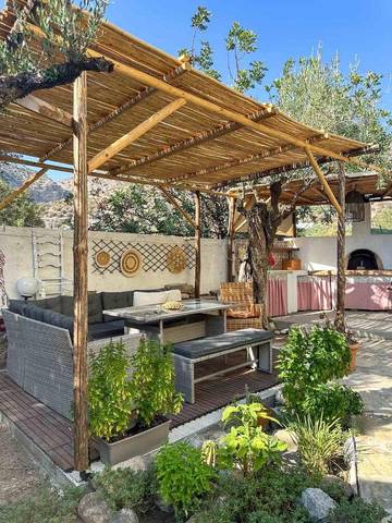 Gîte pour 6 personnes, avec jardin dans Keratokambos