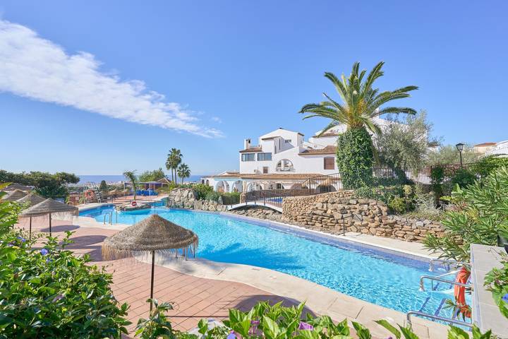 Casa de vacaciones para 4 personas, con Balcón y Jardín en Nerja