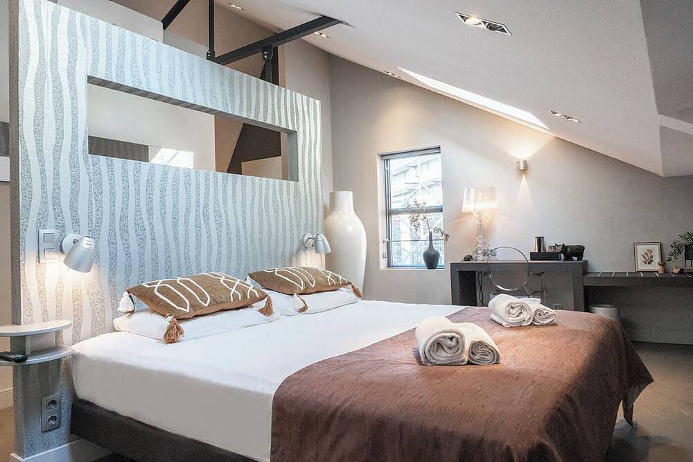 Ganze Wohnung, Übernachten Sie im Bed en Koffie, modernem Hotel im Zentrum von Oss – komfortabel und stilvoll. Das Appartement/Studio Oss vereint Hotelkomfort mit heimischen Annehmlichkeiten, ideal für Geschäftsreisen. in Oss, Nordbrabant