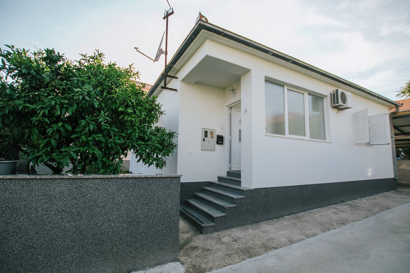 Entire apartment, Two bedroom apartment with air-conditioning Trogir A-25102-a in Trogir, Split-Dalmatia