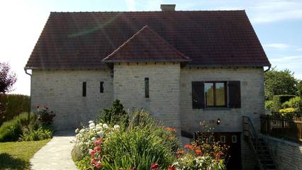 Gîte pour 11 personnes, avec jardin et terrasse à Lainsecq