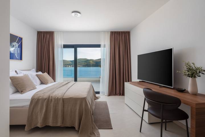 Villa Maris – beheizter Pool, Sauna, erste Reihe am Meer/Strand, haustierfreundlich in Viganj, Dubrovnik-Neretva