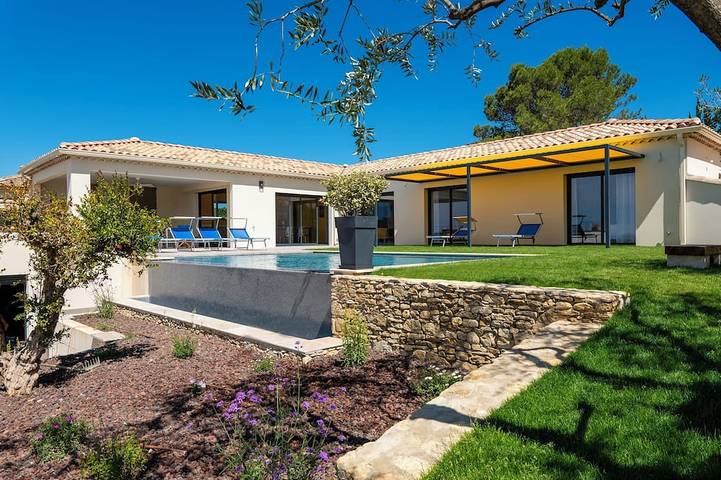 Villa für 8 Personen, mit Terrasse und Garten sowie Pool - 1