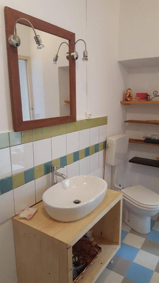 Appartement entier, Apartment with Balcony in Vaison-la-Romaine, Parc naturel régional du Mont-Ventoux