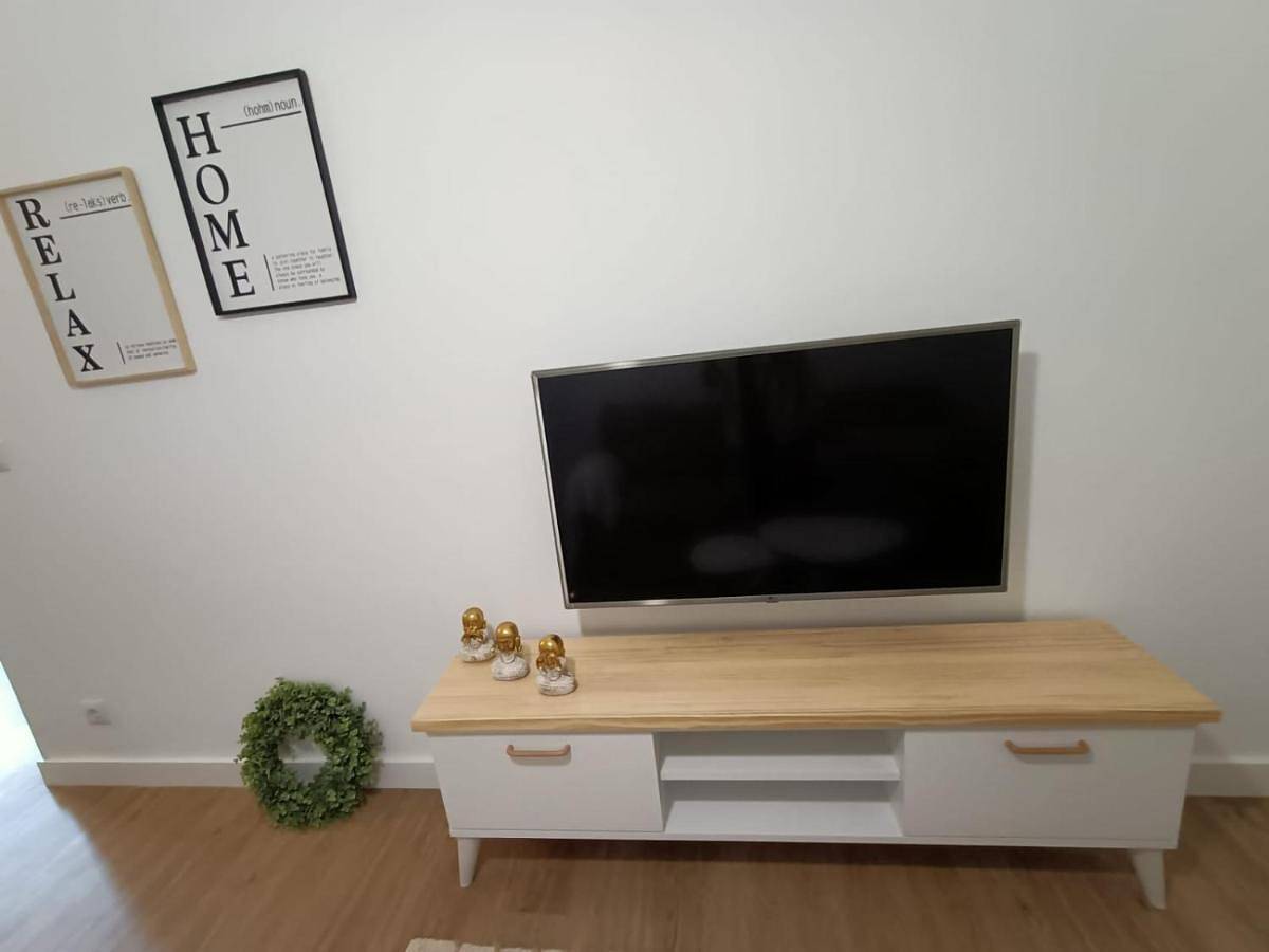 Apartamento entero, Three-Bedroom Apartment in Santander, Costa de Cantabria