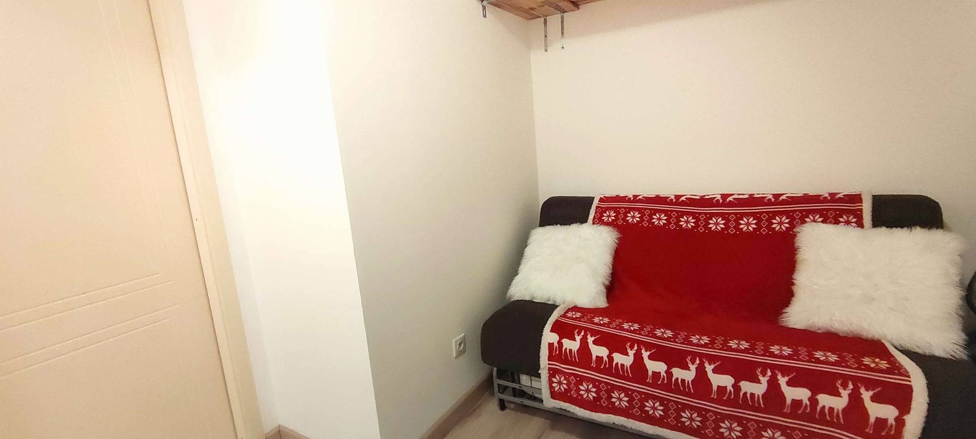 Geheel vakantieappartement, Charming 2-room apartment, bright and ideally located in Isola 2000, Isola