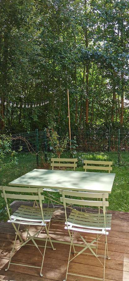 Location de vacances pour 3 personnes, avec jardin et vue à La Rivière-Saint-Sauveur - 2